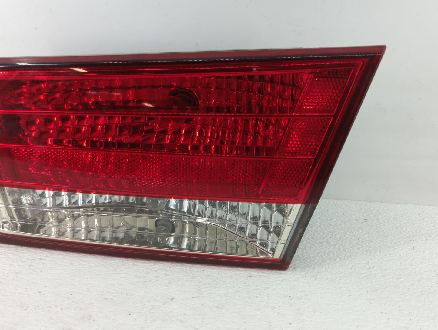 2006-2008 Hyundai Sonata Tail Light Assembly Passenger Right OEM P/N:92404-0A0 Fits Fits 2006 2007 2008 OEM Used Auto Parts 