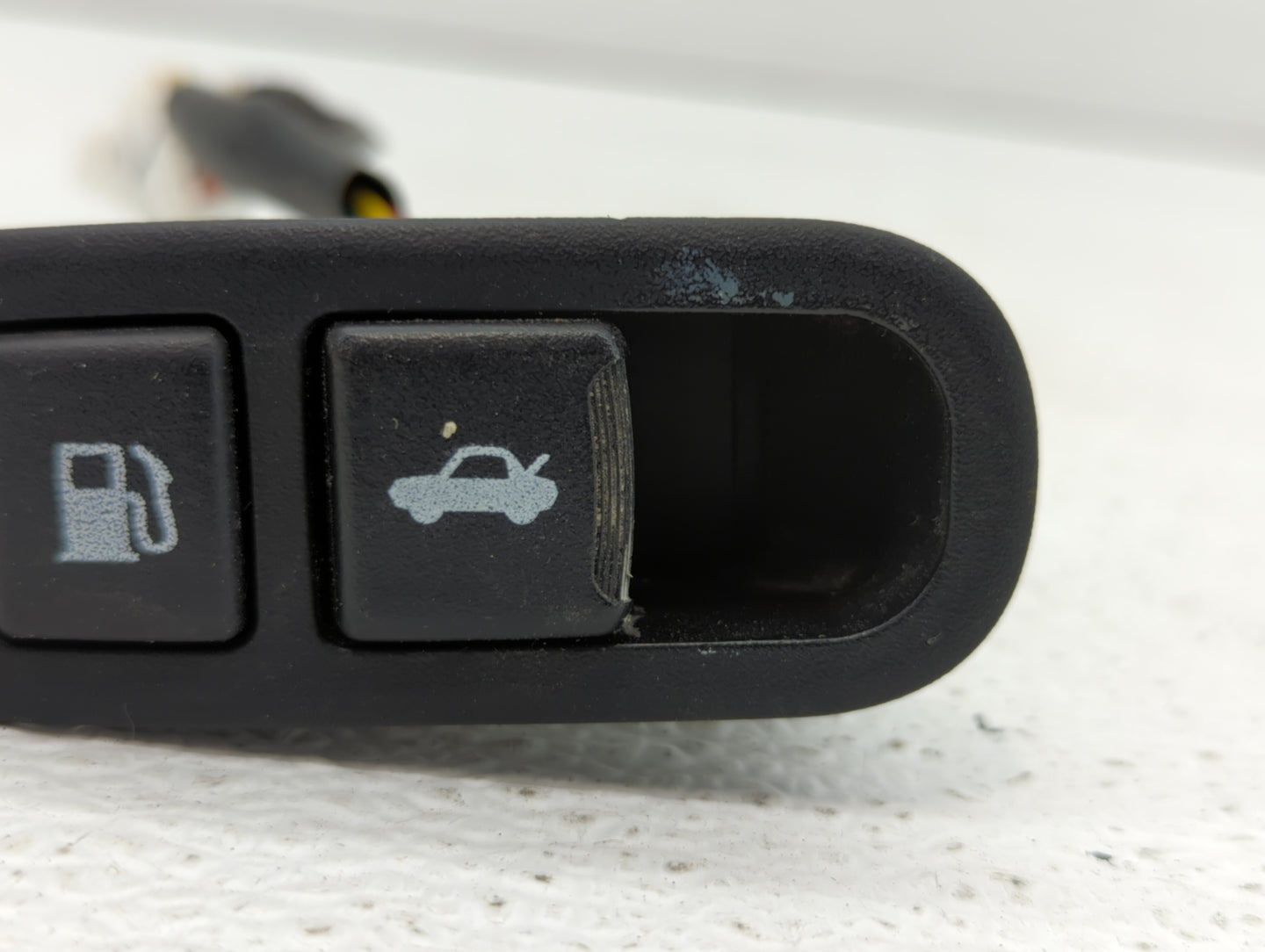 2008 Hyundai Sonata Trunk Lid-hinge Left Drivers Side Black - Oemusedautoparts1.com