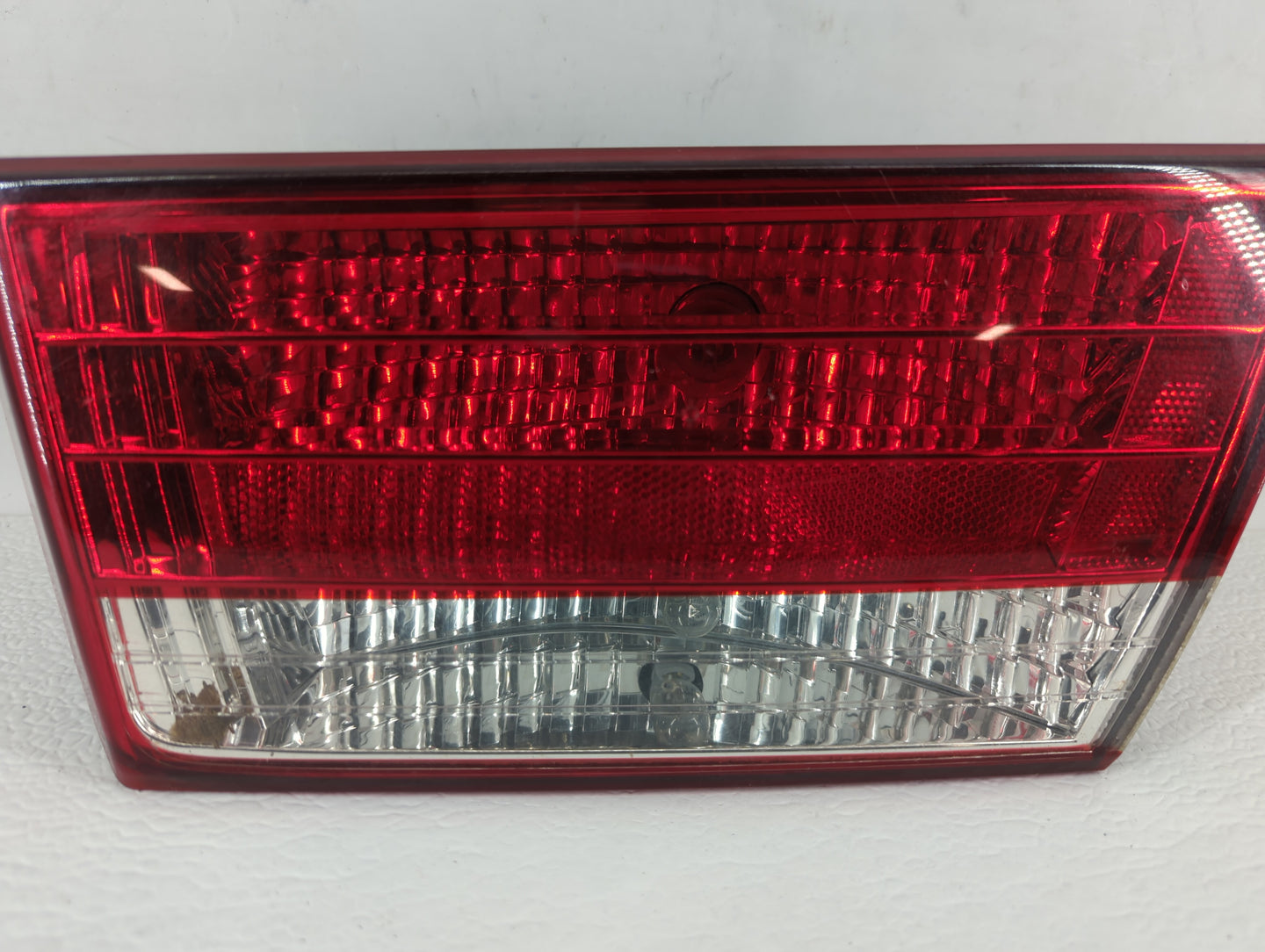 2006-2008 Hyundai Sonata Tail Light Assembly Driver Left OEM P/N:92403-0A0 Fits Fits 2006 2007 2008 OEM Used Auto Parts - Oe