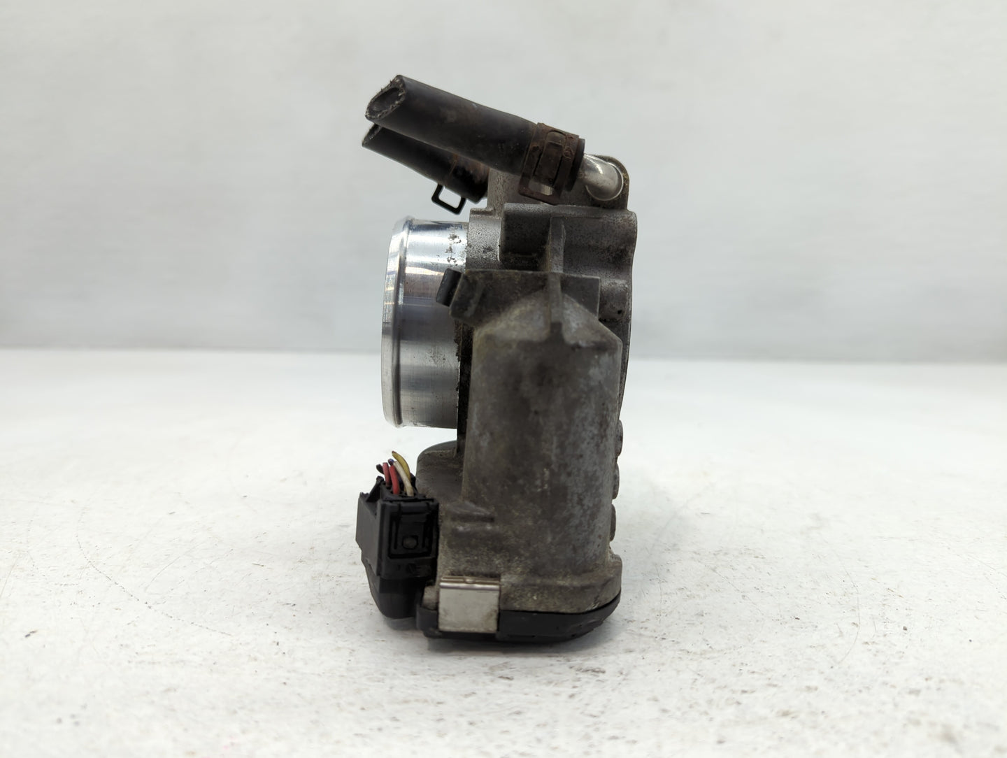 2006-2010 Hyundai Sonata Throttle Body P/N:35100-25200 Fits Fits 2006 2007 2008 2009 2010 2011 2012 2013 OEM Used Auto Parts