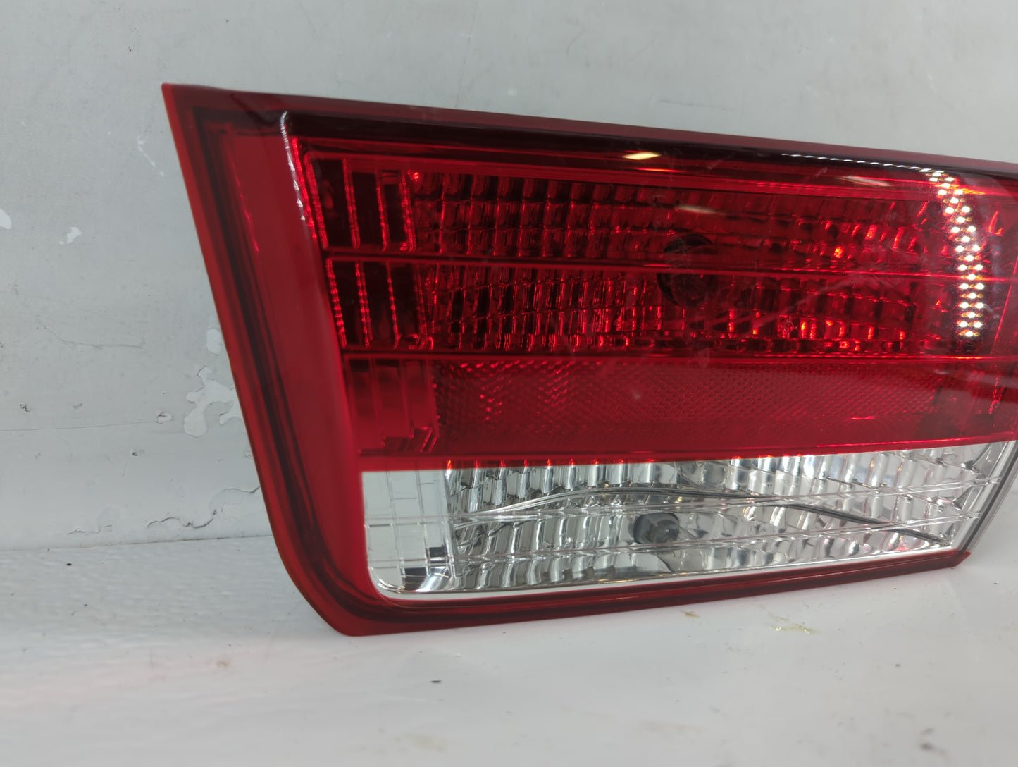 2008 Hyundai Sonata Tail Light Assembly Passenger Right OEM P/N:92404-0A0 Fits OEM Used Auto Parts - Oemusedautoparts1.com