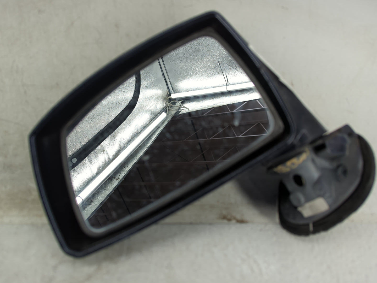 2005-2008 Hyundai Tiburon Driver Side View Mirror - Left Door Mirror OEM Used - Oemusedautoparts1.com