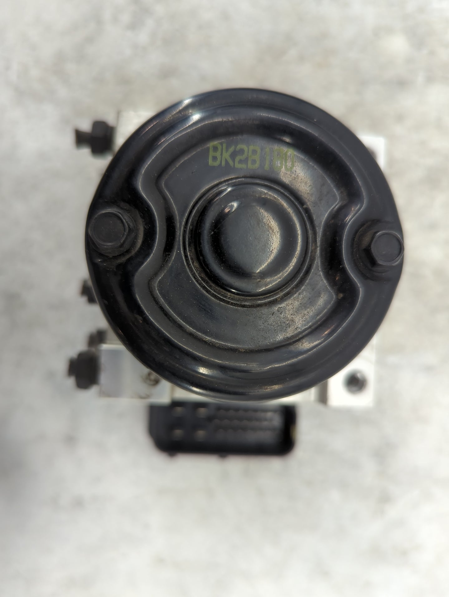 2008 Hyundai Tiburon ABS Pump Control Module Replacement P/N:58920-2C600 5WY7514A, 692AAF1H1456519 Fits OEM Used Auto Parts 