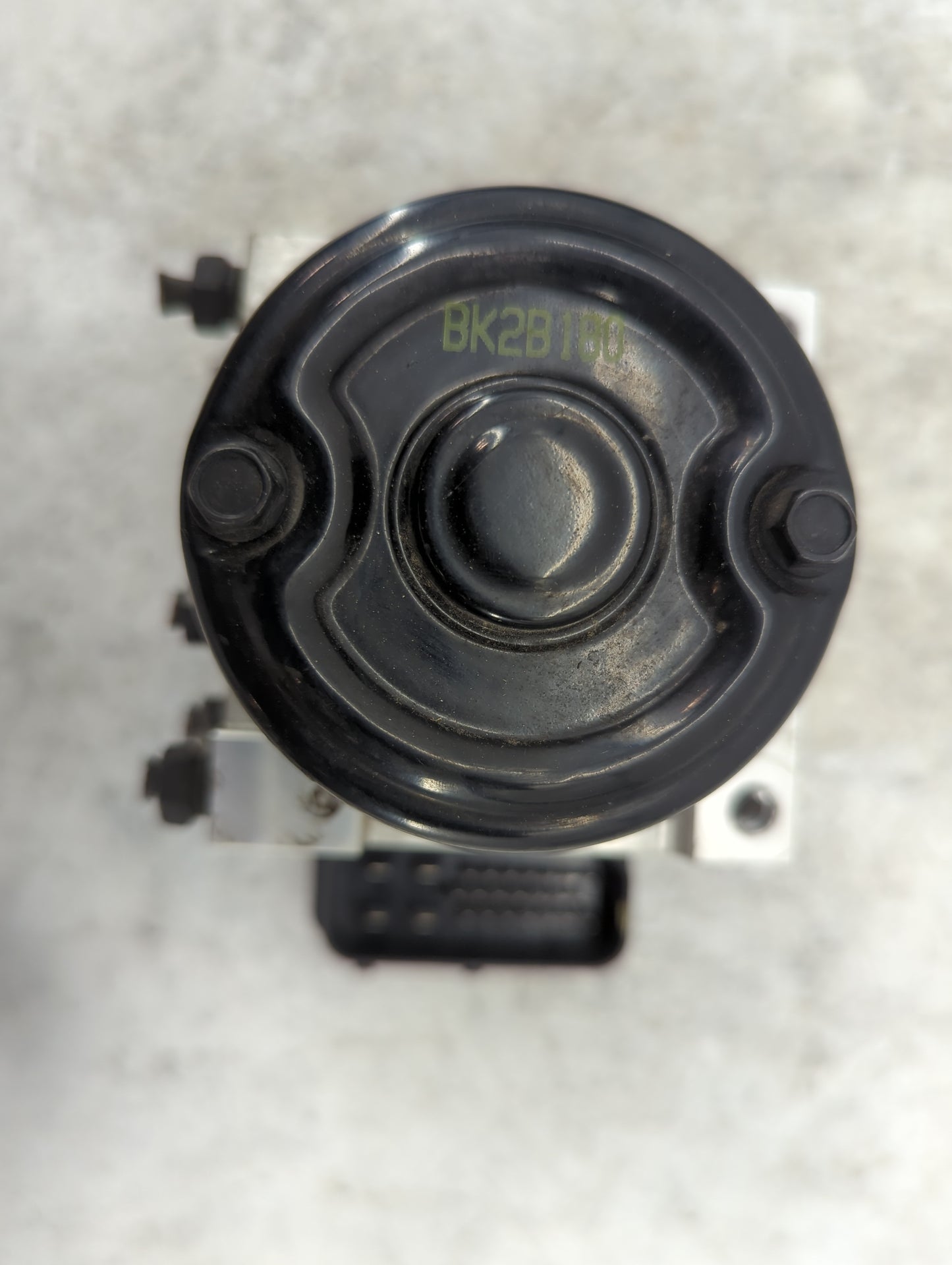 2008 Hyundai Tiburon ABS Pump Control Module Replacement P/N:58920-2C600 5WY7514A, 692AAF1H1456519 Fits OEM Used Auto Parts 