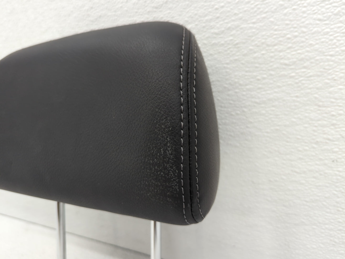 2007-2008 Hyundai Tiburon Headrest Head Rest Front Driver Passenger Seat - Oemusedautoparts1.com
