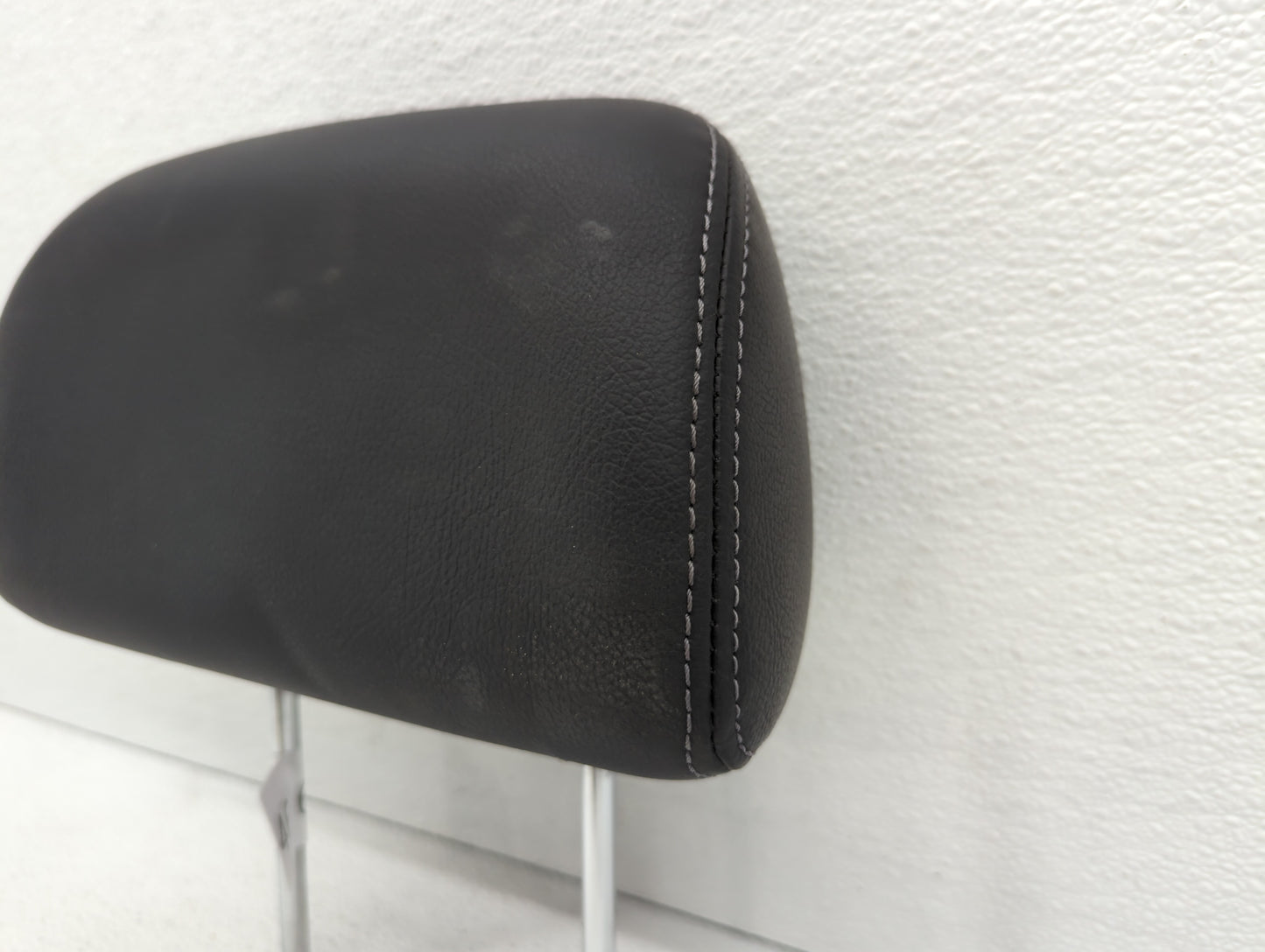 2007-2008 Hyundai Tiburon Headrest Head Rest Front Driver Passenger Seat - Oemusedautoparts1.com