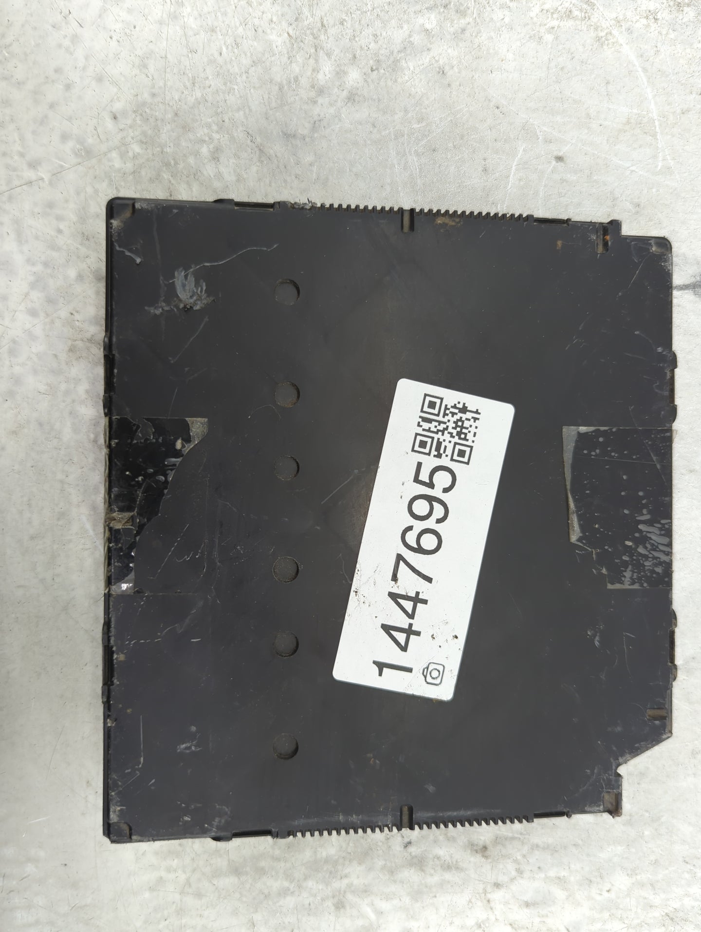 2007-2008 Hyundai Tucson Body Control Module Bcm Inner Cabin Fuse Box - Oemusedautoparts1.com