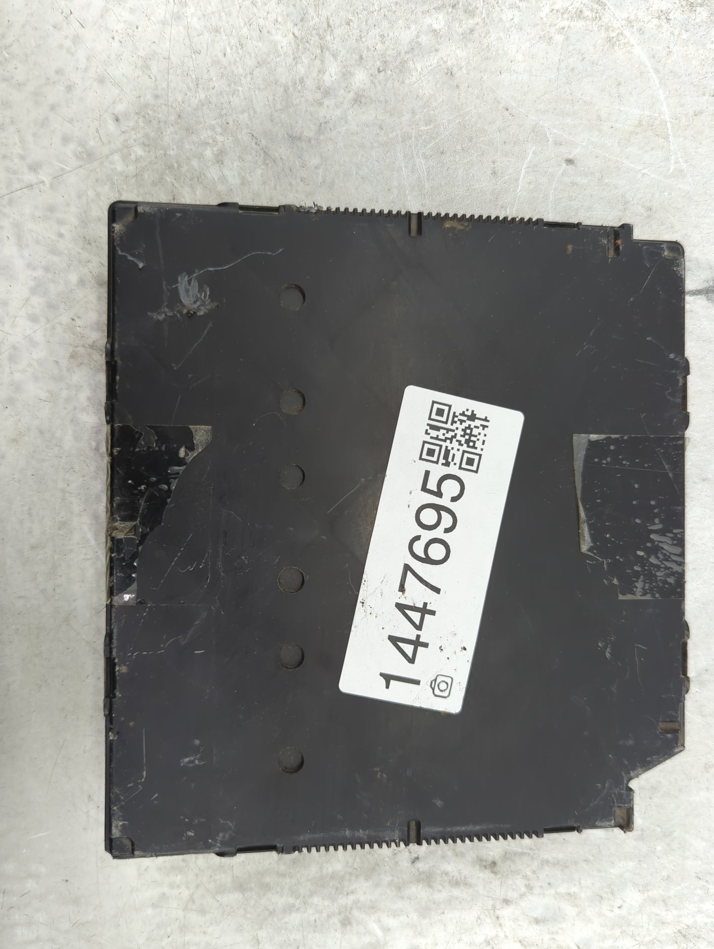 2007-2008 Hyundai Tucson Body Control Module Bcm Inner Cabin Fuse Box - Oemusedautoparts1.com