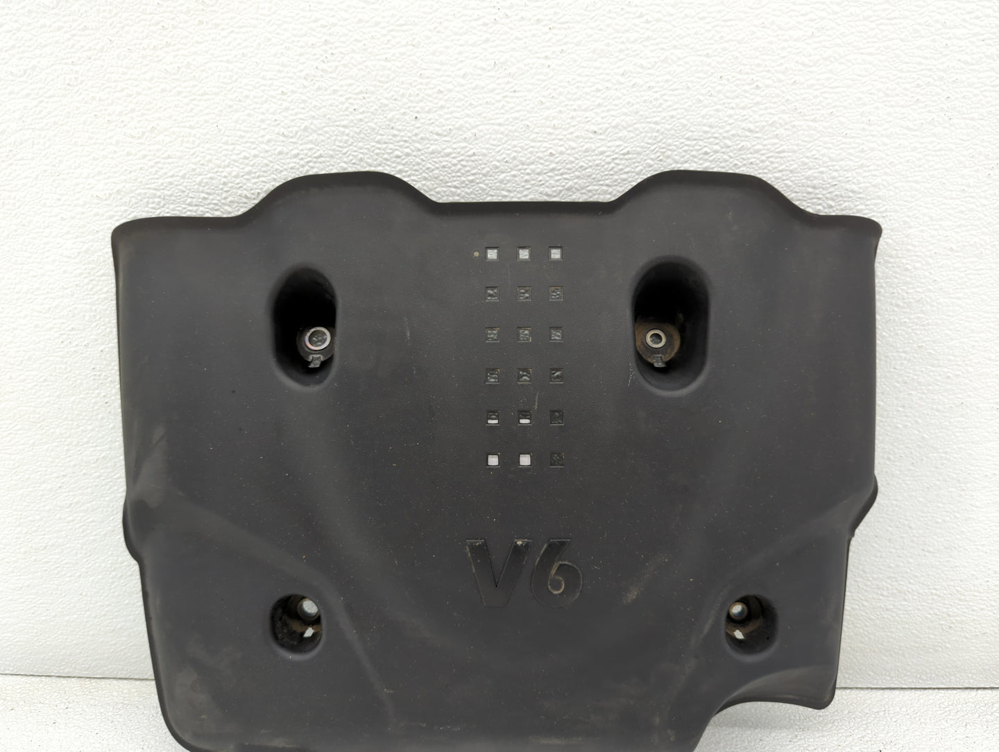 2008 Hyundai Tucson Engine Cover - Oemusedautoparts1.com
