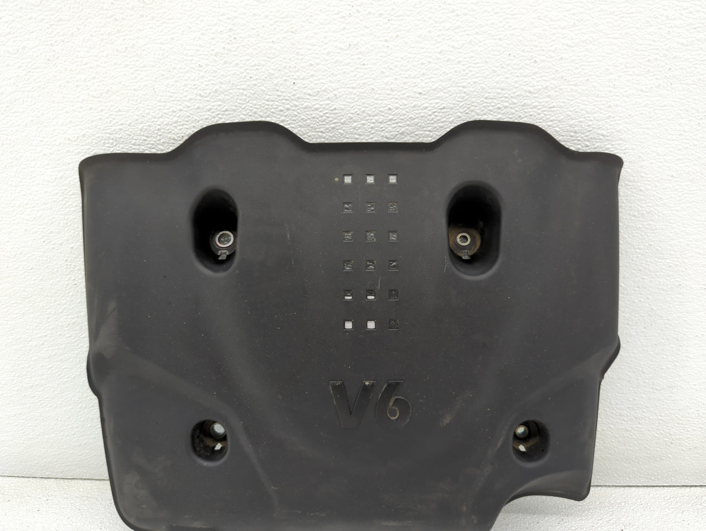 2008 Hyundai Tucson Engine Cover - Oemusedautoparts1.com