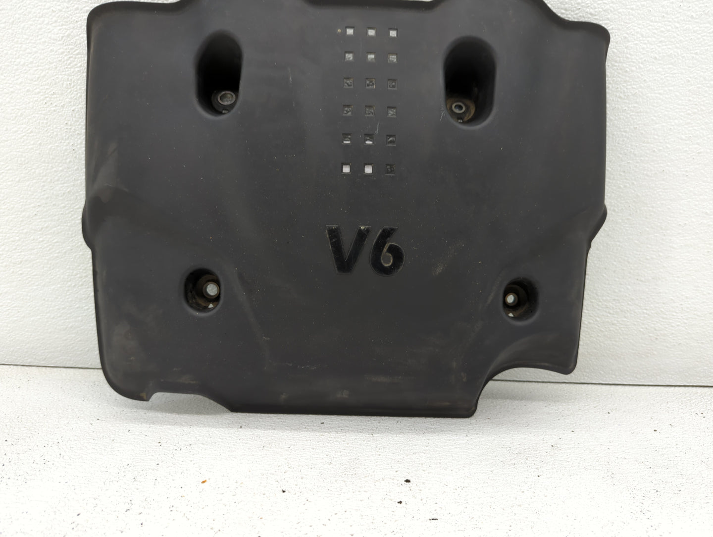 2008 Hyundai Tucson Engine Cover - Oemusedautoparts1.com