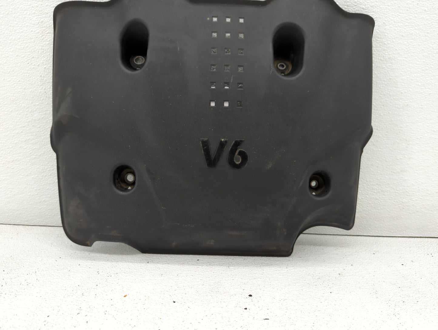 2008 Hyundai Tucson Engine Cover - Oemusedautoparts1.com