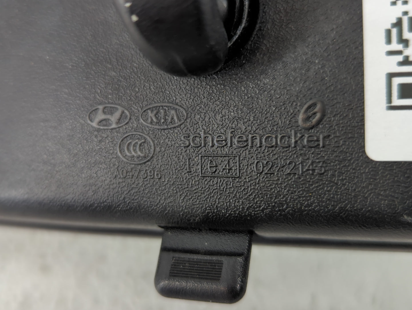 2005-2008 Hyundai Tucson Interior Rear View Mirror Replacement OEM P/N:E4022143 Fits OEM Used Auto Parts - Oemusedautoparts1