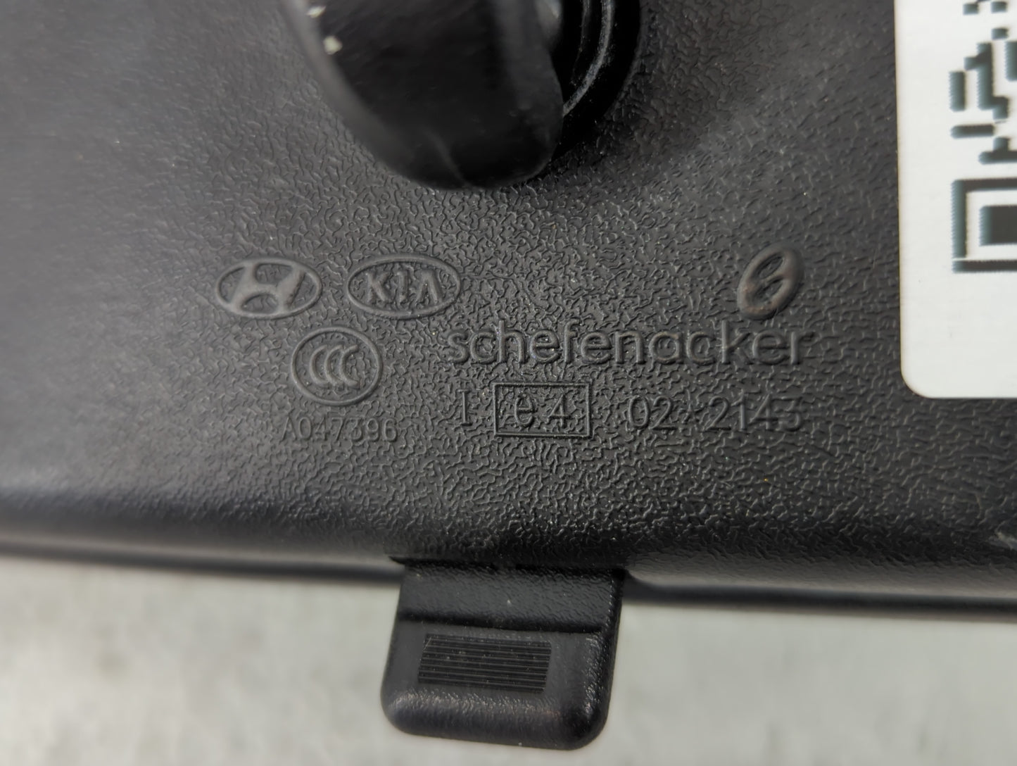 2005-2008 Hyundai Tucson Interior Rear View Mirror Replacement OEM P/N:E4022143 Fits OEM Used Auto Parts - Oemusedautoparts1