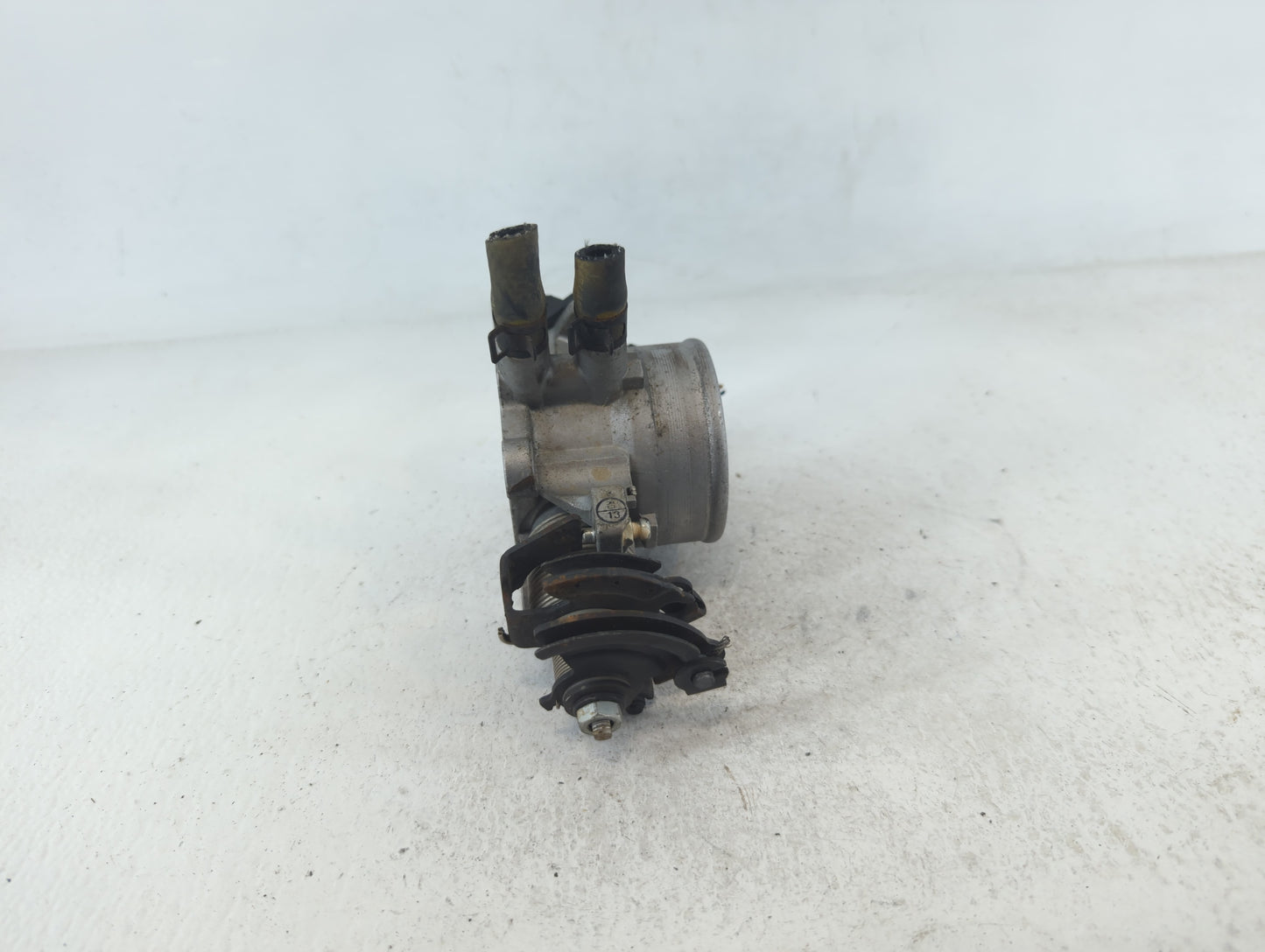 2005-2009 Hyundai Tucson Throttle Body P/N:3510023751 Fits Fits 2003 2004 2005 2006 2007 2008 2009 2010 OEM Used Auto Parts 