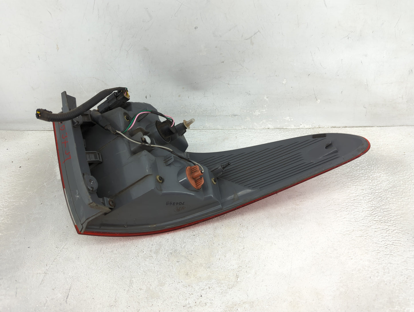 2007-2012 Hyundai Veracruz Tail Light Assembly Passenger Right OEM P/N:E132322 Fits Fits 2007 2008 2009 2010 2011 2012 OEM U