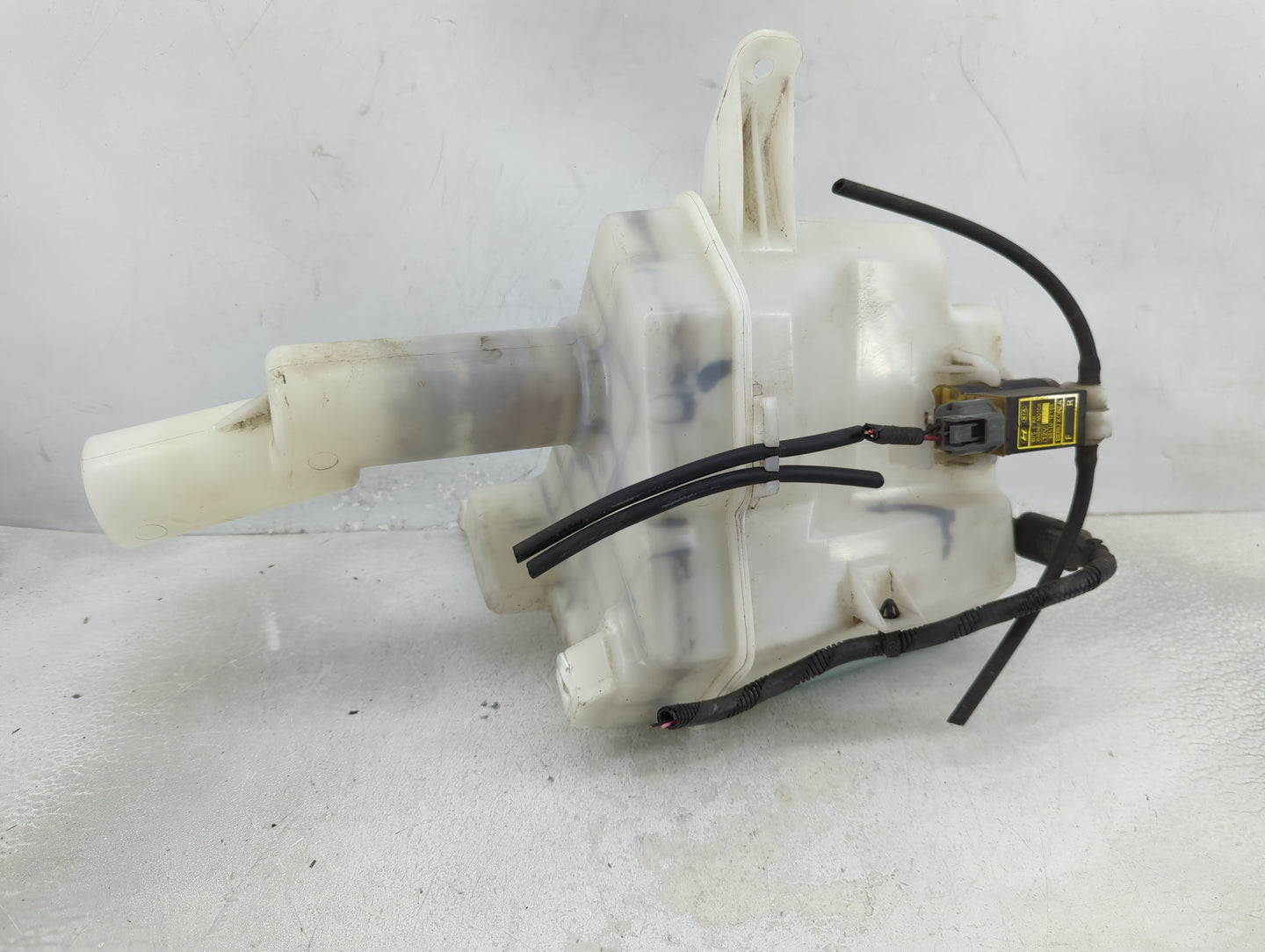 2007-2012 Hyundai Veracruz Windshield Washer Fluid Reservoir Bottle Oem - Oemusedautoparts1.com