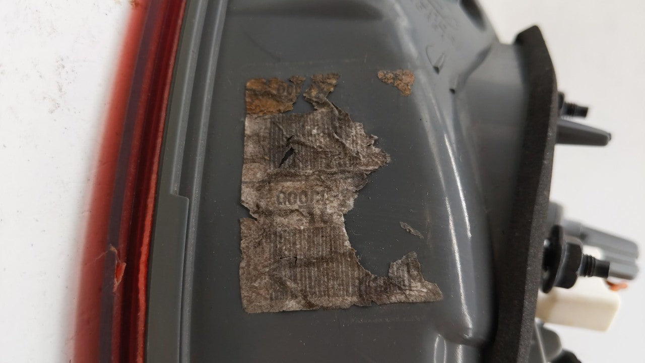 2007-2012 Hyundai Veracruz Tail Light Assembly Driver Left OEM Fits Fits 2007 2008 2009 2010 2011 2012 OEM Used Auto Parts -