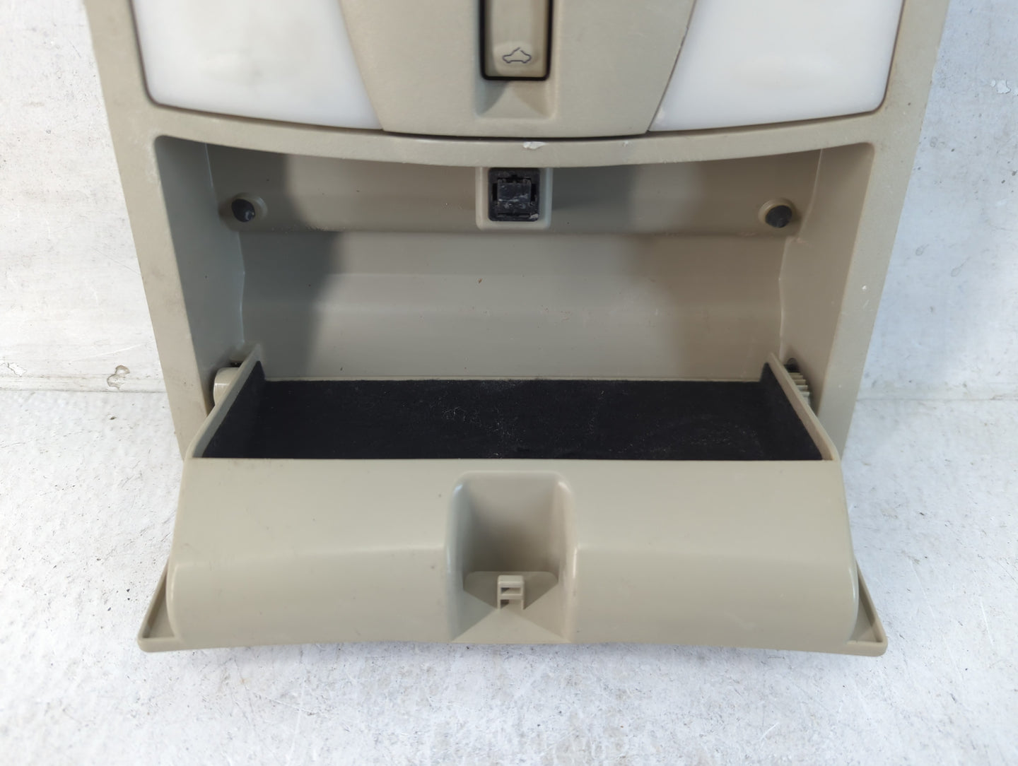 2008 Infiniti Ex35 Overhead Roof Console - Oemusedautoparts1.com