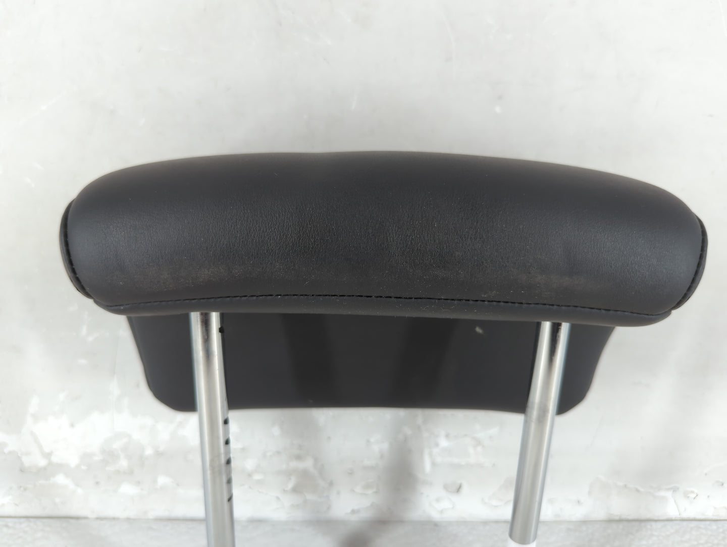2007-2008 Infiniti Fx35 Headrest Head Rest Rear Seat Fits Fits 2007 2008 OEM Used Auto Parts - Oemusedautoparts1.com