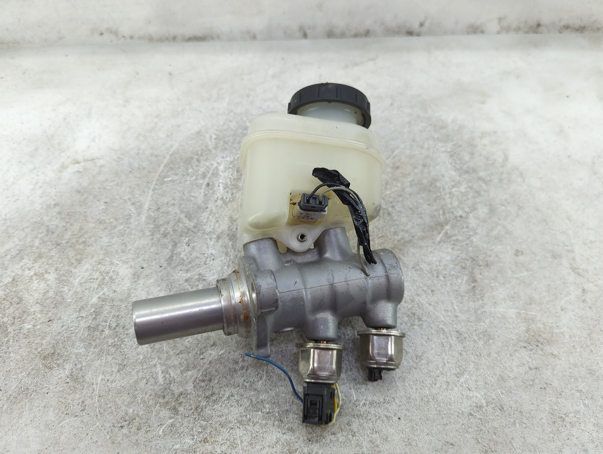 2006-2008 Infiniti Fx35 Brake Master Cylinder - Oemusedautoparts1.com