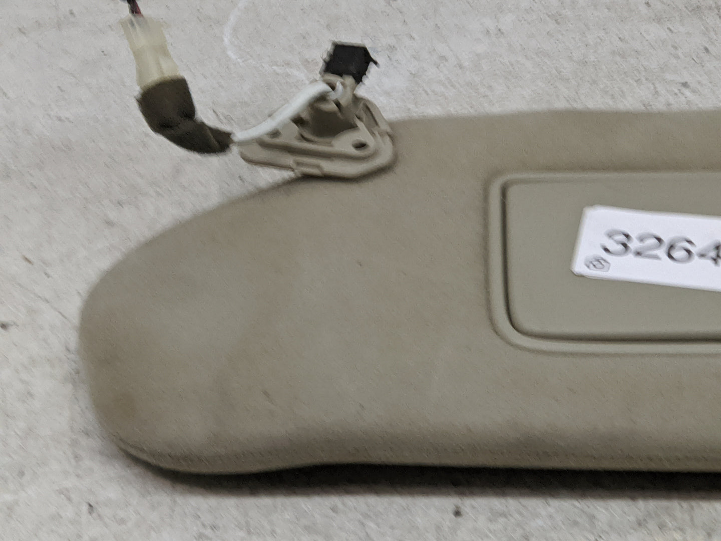 2006-2008 Infiniti Fx35 Sun Visor Shade Replacement Driver Left Mirror Fits Fits 2006 2007 2008 OEM Used Auto Parts - Oemuse
