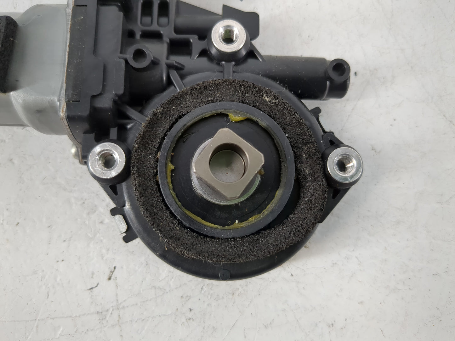 2007-2008 Infiniti G35 Passenger Front Right Power Window Motor - Oemusedautoparts1.com