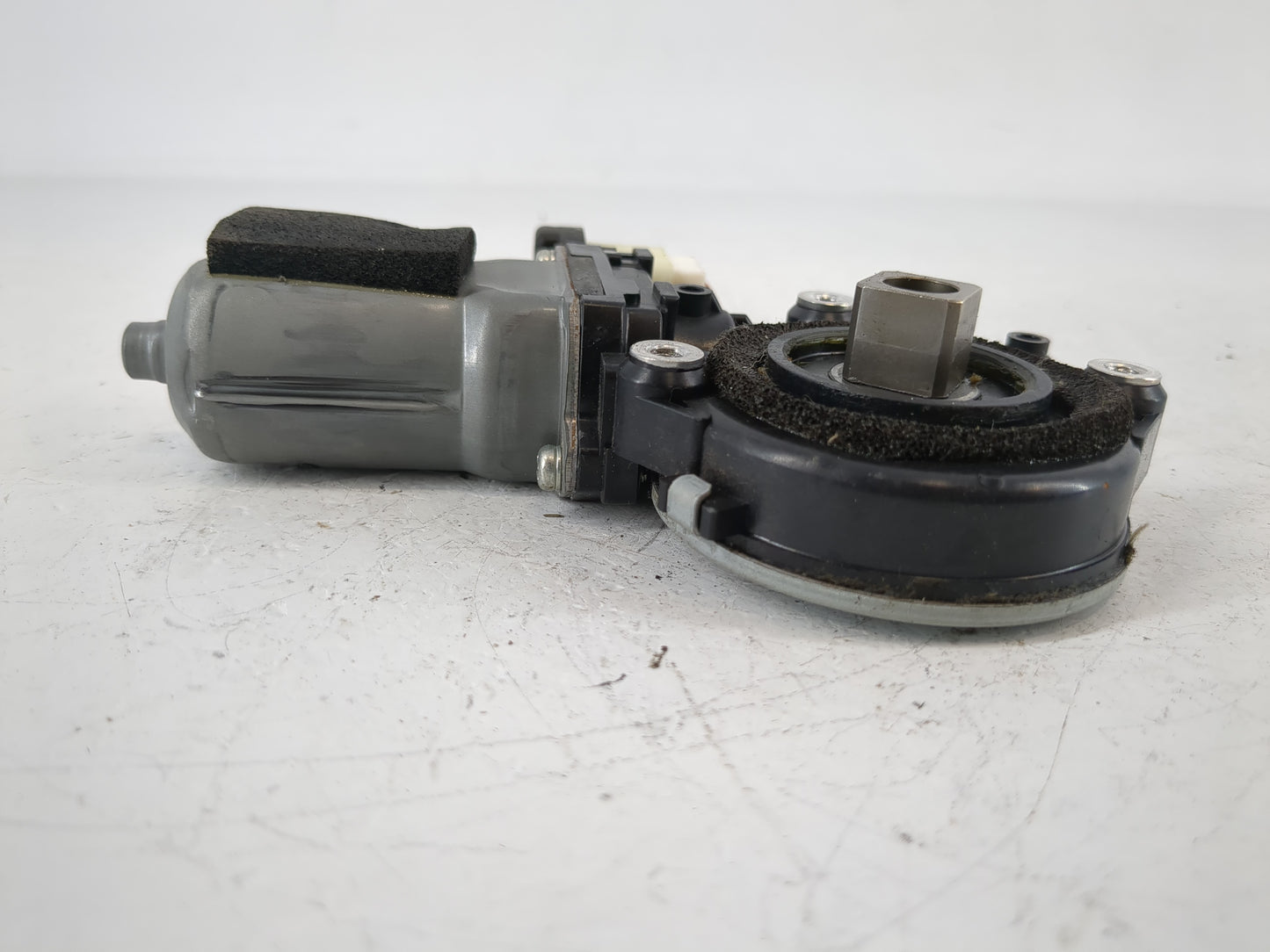 2007-2008 Infiniti G35 Passenger Front Right Power Window Motor - Oemusedautoparts1.com
