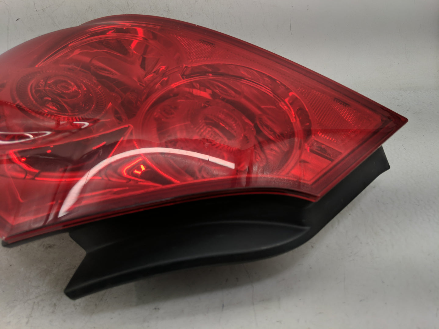 2007-2008 Infiniti G35 Tail Light Assembly Passenger Right OEM Fits Fits 2007 2008 2009 2010 2011 2012 2013 2015 OEM Used Au