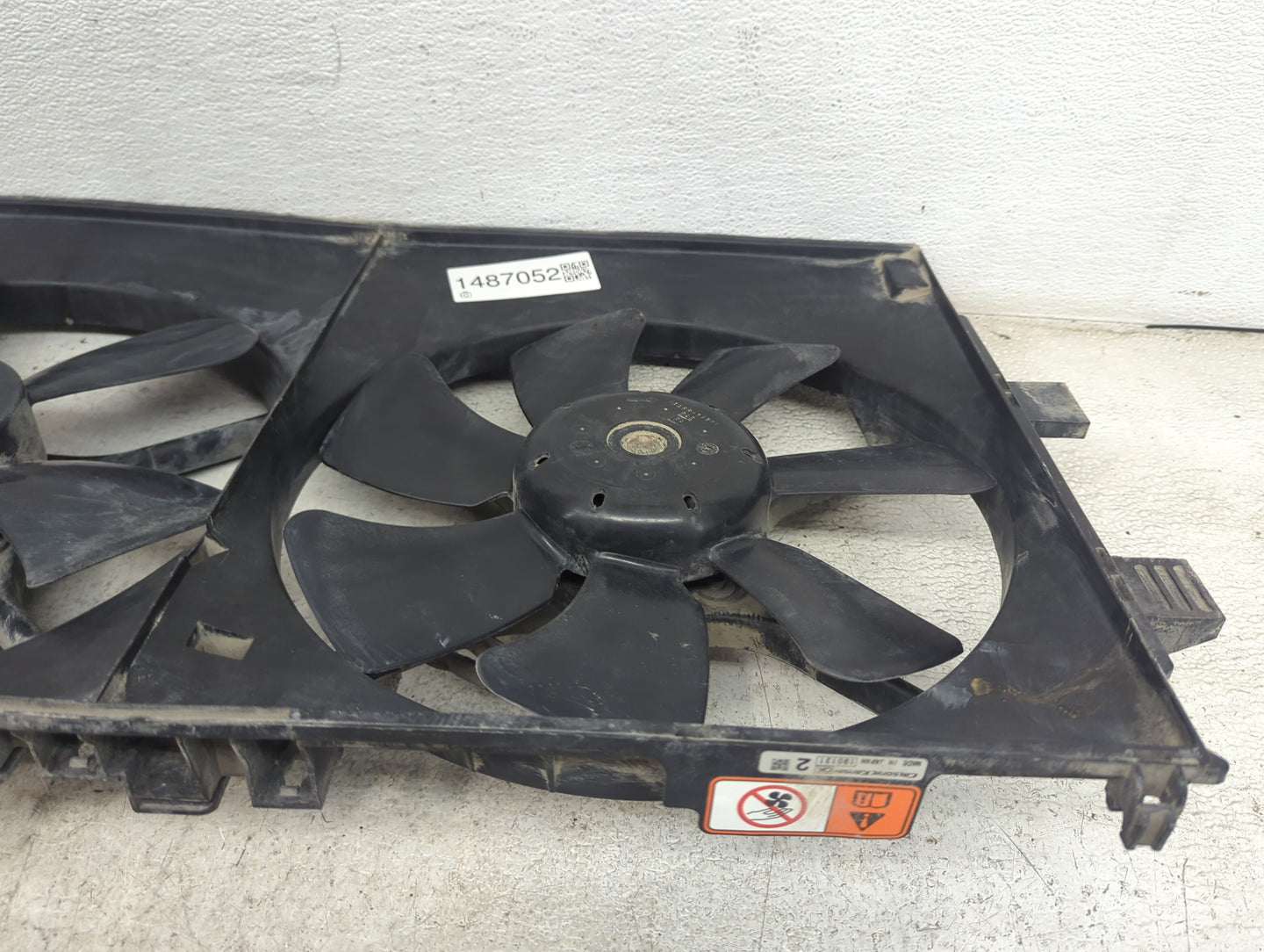 2008 Infiniti G35 Electric Radiator Cooling Fan Motor Assembly P/N:190131 Fits OEM Used Auto Parts - Oemusedautoparts1.com