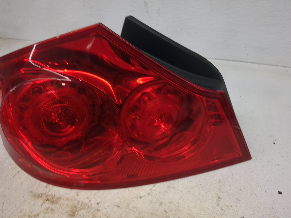 2007-2008 Infiniti G35 Tail Light Assembly Driver Left OEM Fits Fits 2007 2008 2009 2010 2011 2012 2013 2015 OEM Used Auto P