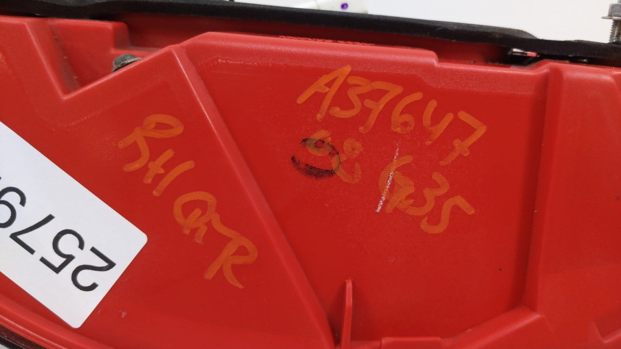 2007-2008 Infiniti G35 Tail Light Assembly Passenger Right OEM Fits Fits 2007 2008 2009 2010 2011 2012 2013 2015 OEM Used Au