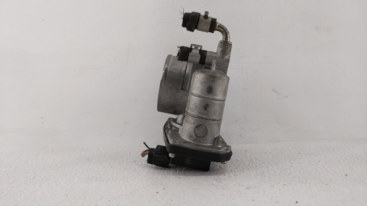 2007-2008 Infiniti G35 Throttle Body P/N:526-01 RME75 Fits OEM Used Auto Parts - Oemusedautoparts1.com