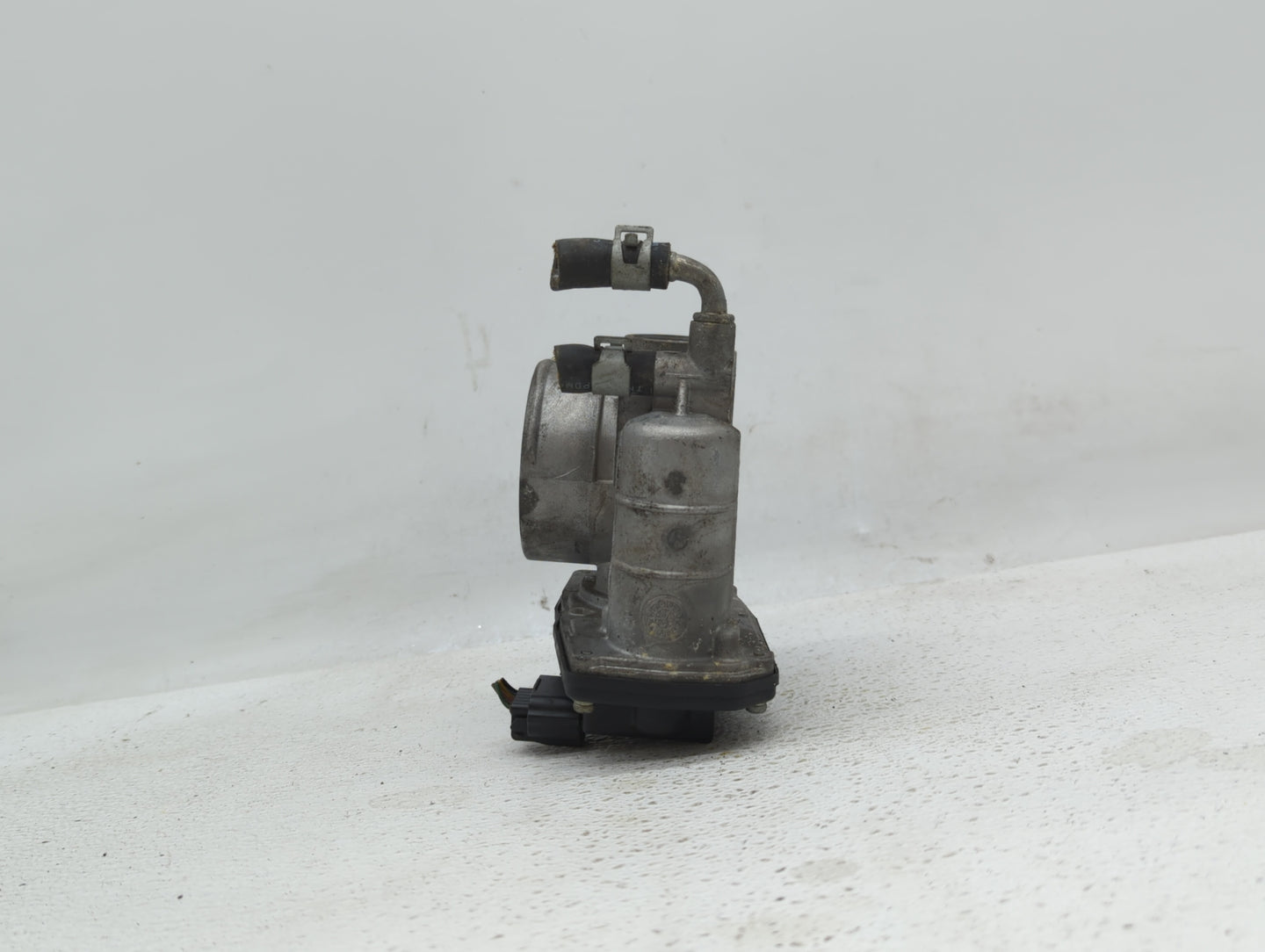 2007-2008 Infiniti G35 Throttle Body P/N:526-02 RME60-16 Fits OEM Used Auto Parts - Oemusedautoparts1.com