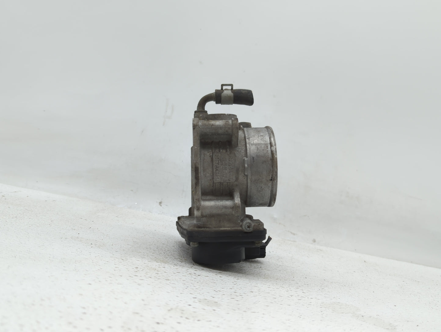 2007-2008 Infiniti G35 Throttle Body P/N:526-02 RME60-16 Fits OEM Used Auto Parts - Oemusedautoparts1.com
