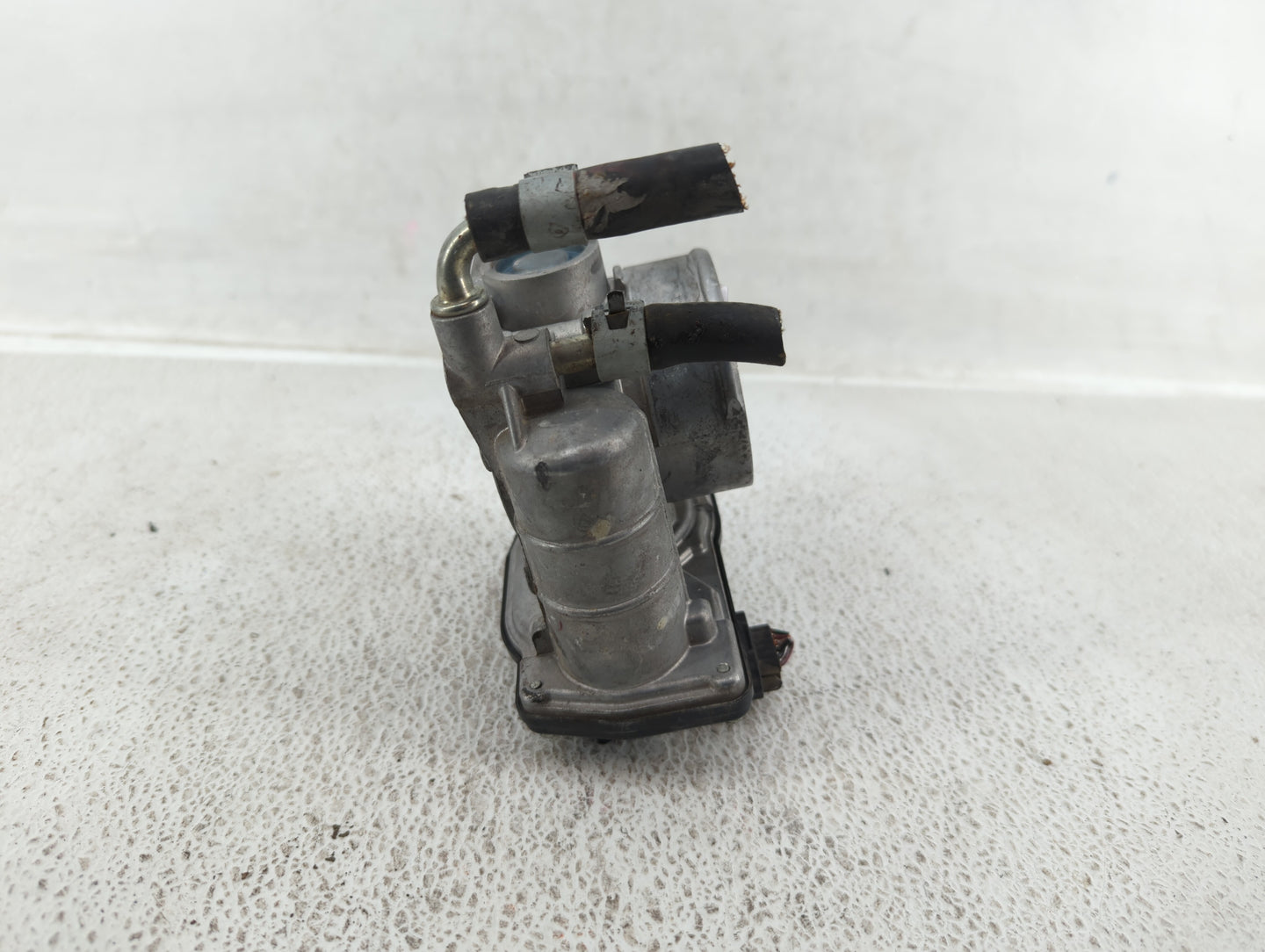 2007-2008 Infiniti G35 Throttle Body P/N:RME60-16 RME60-21 Fits OEM Used Auto Parts - Oemusedautoparts1.com