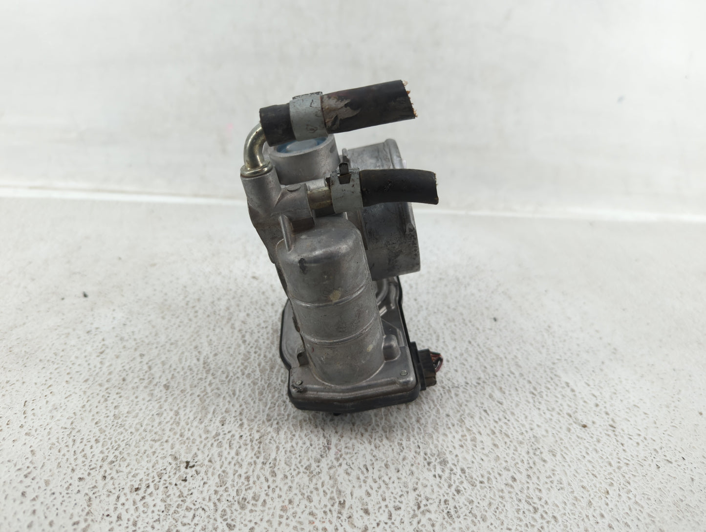 2007-2008 Infiniti G35 Throttle Body P/N:RME60-16 RME60-21 Fits OEM Used Auto Parts - Oemusedautoparts1.com