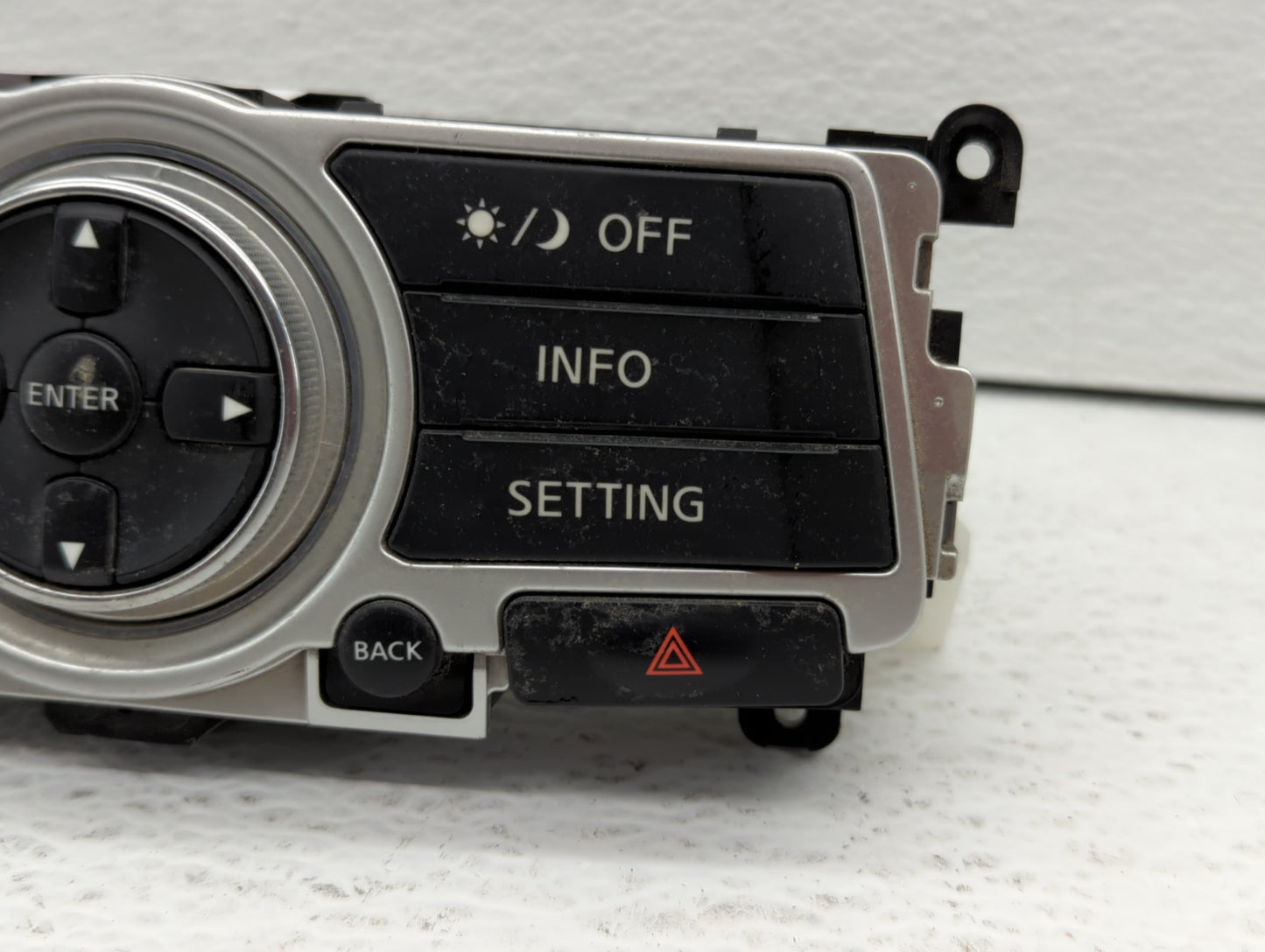 2007-2008 Infiniti G35 Information Display Screen - Oemusedautoparts1.com