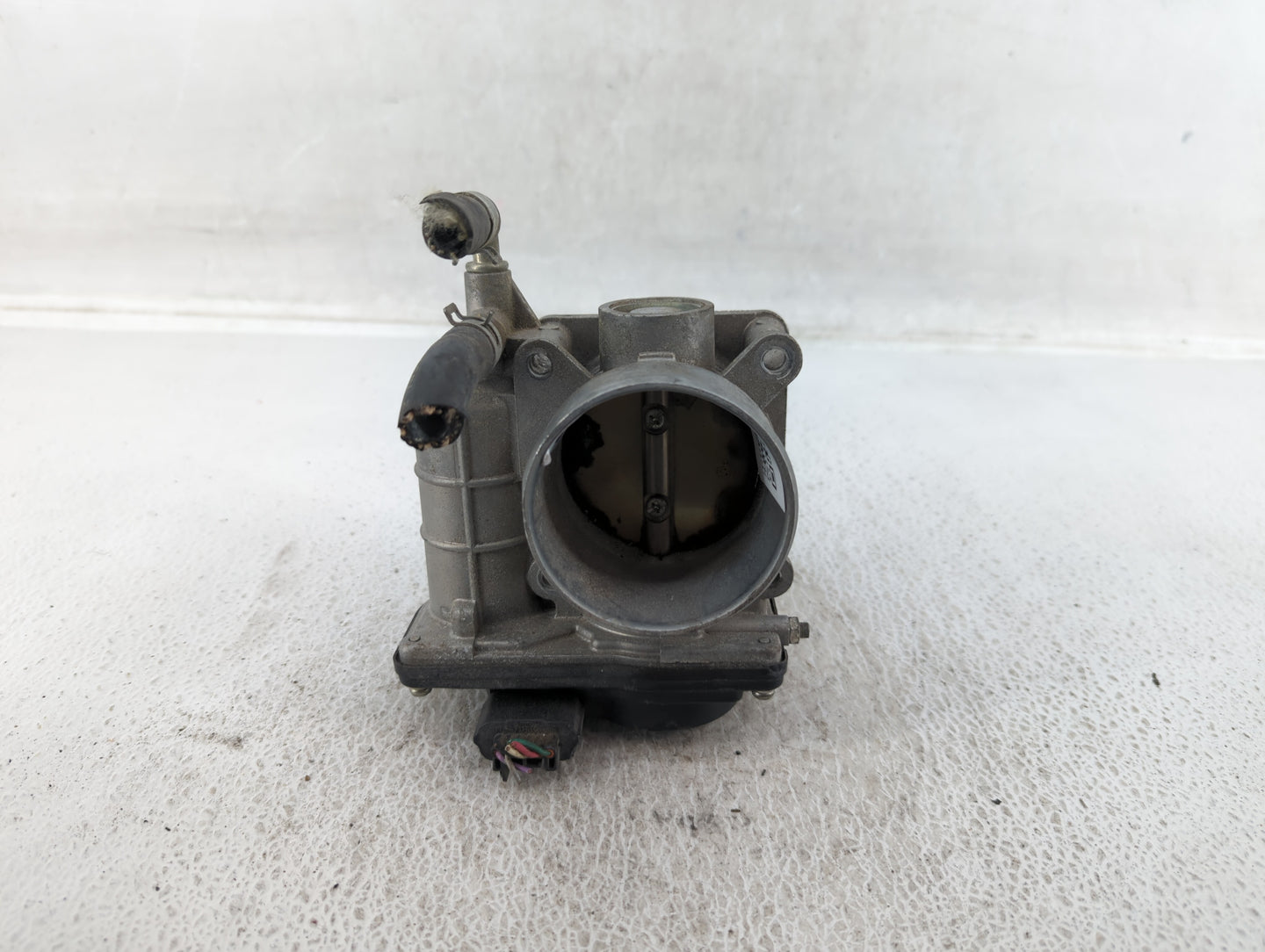 2007-2008 Infiniti G35 Throttle Body P/N:RME60-16 RME60-21 Fits OEM Used Auto Parts - Oemusedautoparts1.com