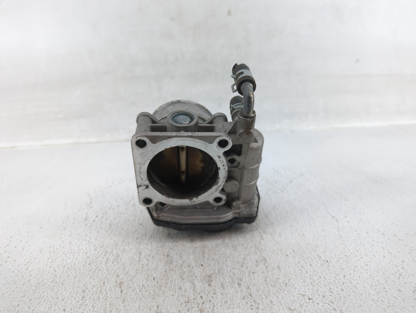 2007-2008 Infiniti G35 Throttle Body P/N:RME60-16 RME60-21 Fits OEM Used Auto Parts - Oemusedautoparts1.com