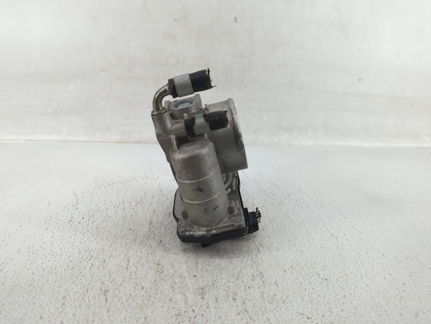 2007-2008 Infiniti G35 Throttle Body P/N:RME60-16 RME60-21 Fits OEM Used Auto Parts - Oemusedautoparts1.com