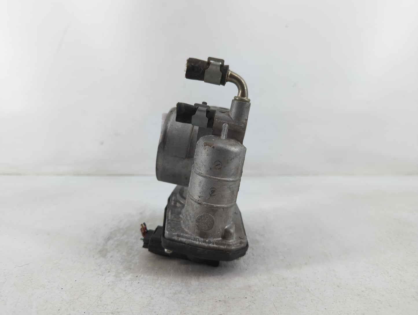 2007-2008 Infiniti G35 Throttle Body P/N:9803 526-02 Fits OEM Used Auto Parts - Oemusedautoparts1.com