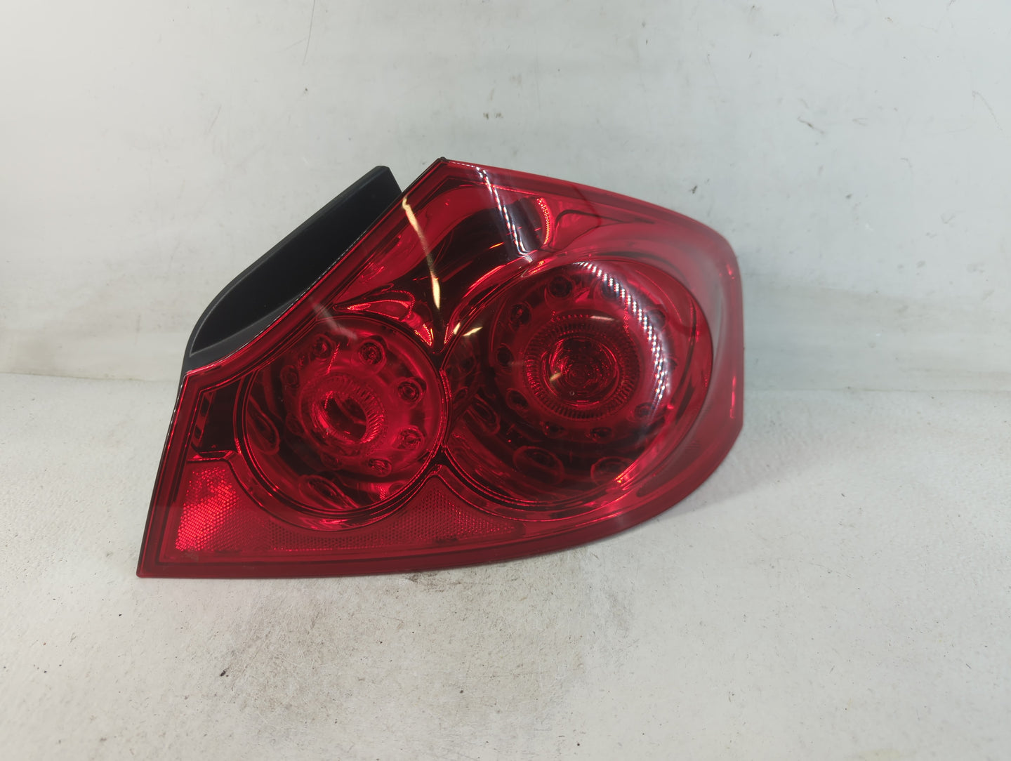 2007-2008 Infiniti G35 Tail Light Assembly Passenger Right OEM Fits Fits 2007 2008 2009 2010 2011 2012 2013 2015 OEM Used Au