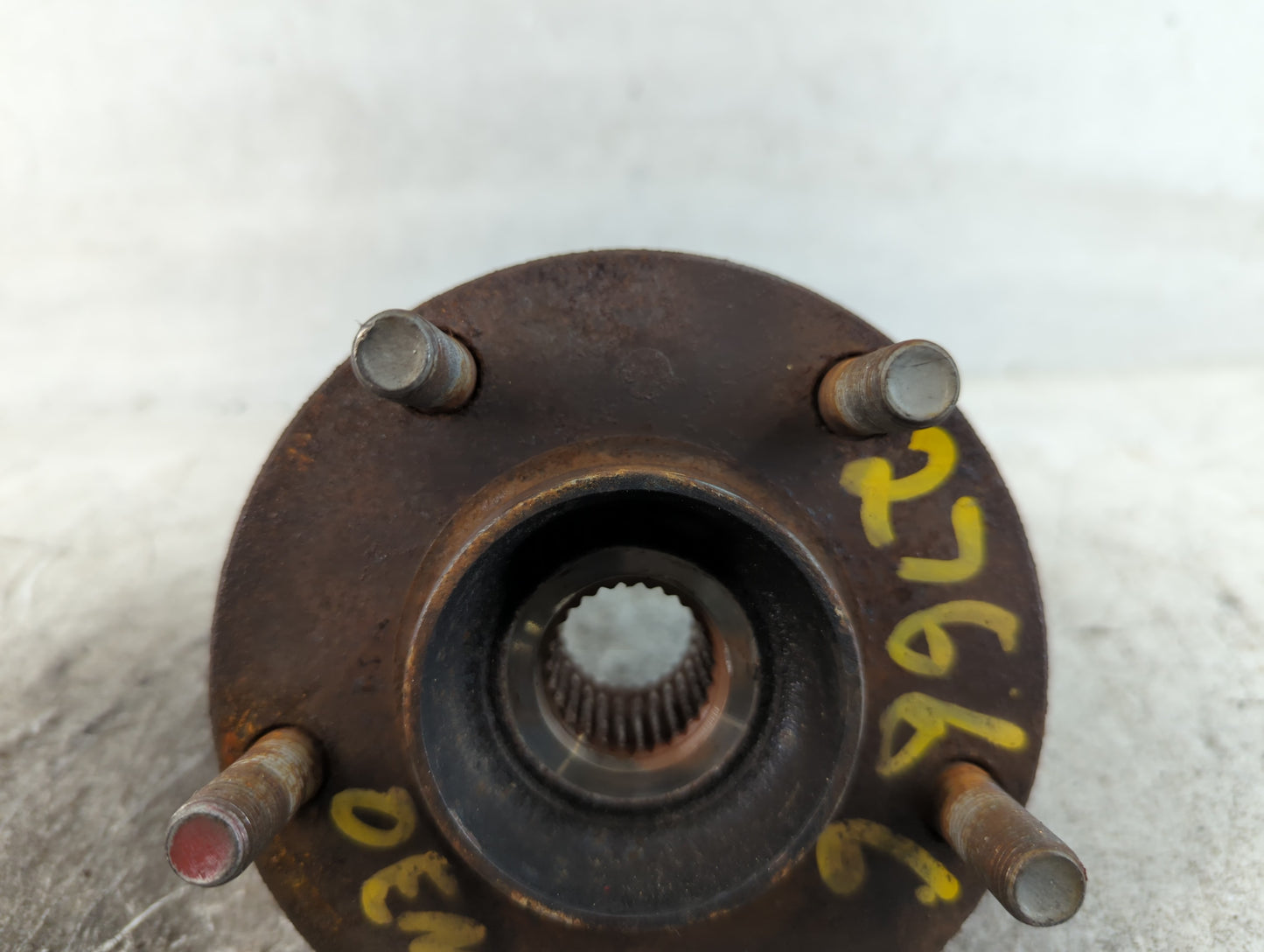 2007-2008 Infiniti G35 Driver Front Wheel Hub Oem - Oemusedautoparts1.com