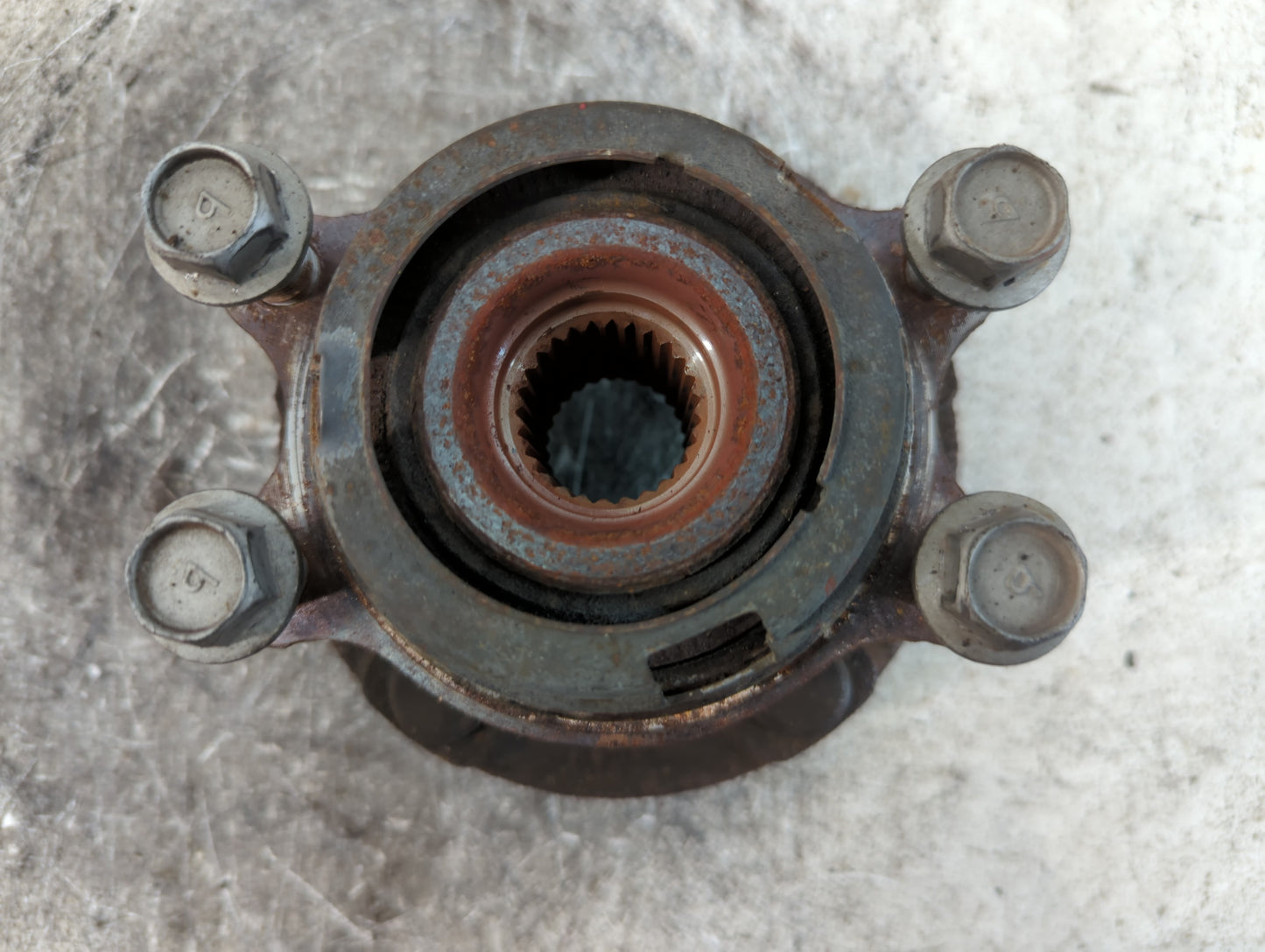 2007-2008 Infiniti G35 Driver Front Wheel Hub Oem - Oemusedautoparts1.com