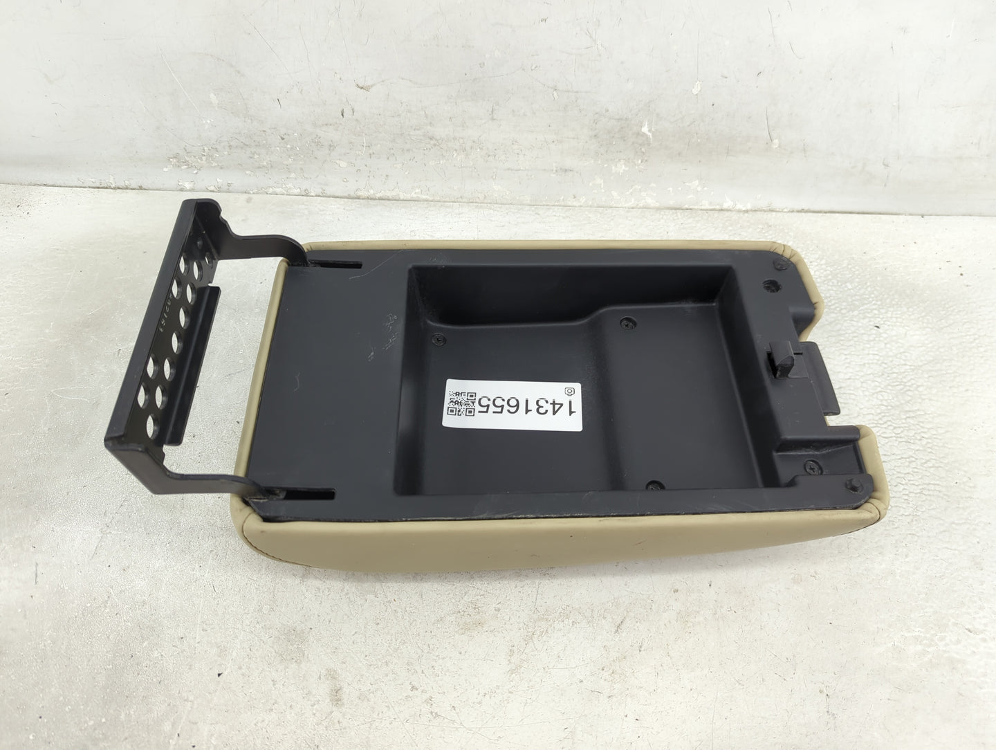 2008 Infiniti G37 Center Console Armrest Cover Lid Fits OEM Used Auto Parts - Oemusedautoparts1.com