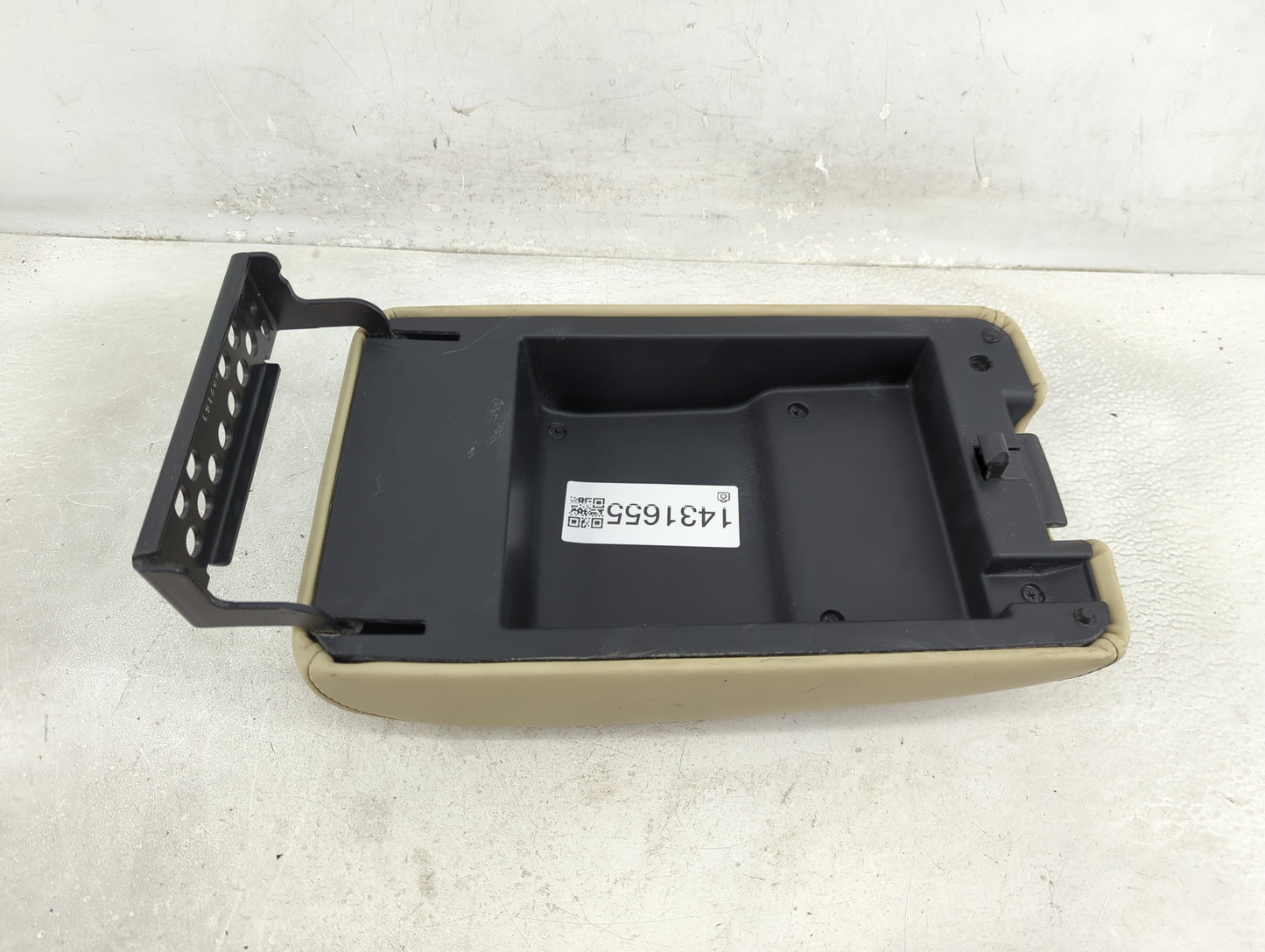 2008 Infiniti G37 Center Console Armrest Cover Lid Fits OEM Used Auto Parts - Oemusedautoparts1.com