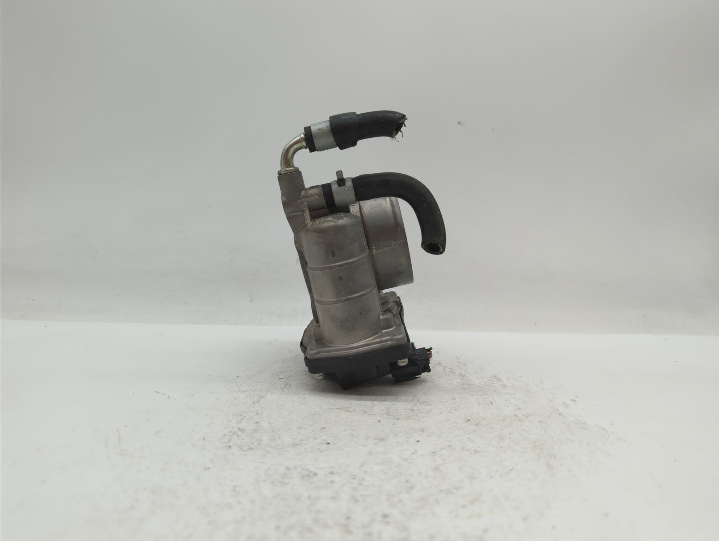 2008-2013 Infiniti G37 Throttle Body P/N:526-01 RME75 Fits OEM Used Auto Parts - Oemusedautoparts1.com