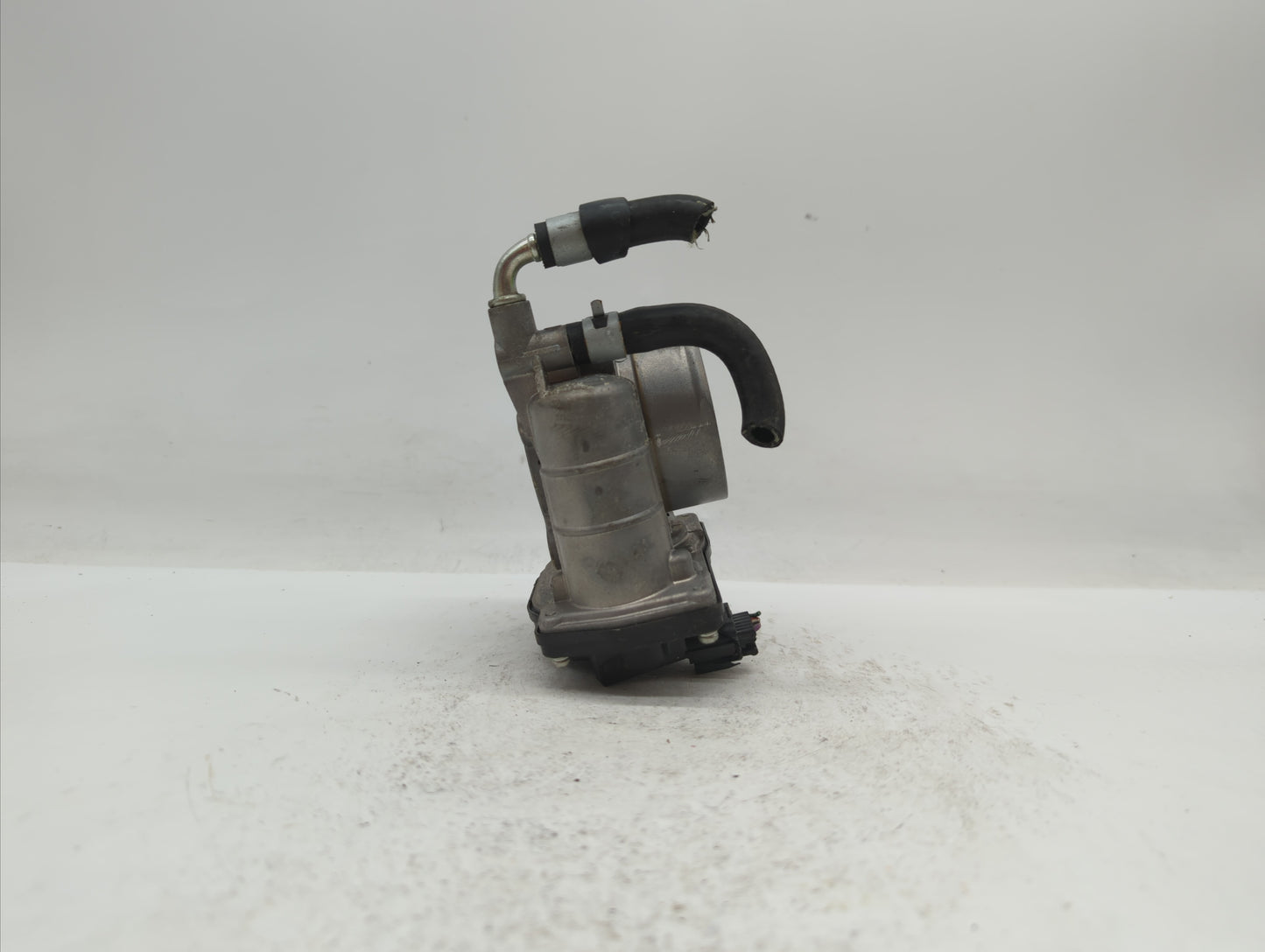 2008-2013 Infiniti G37 Throttle Body P/N:526-01 RME75 Fits OEM Used Auto Parts - Oemusedautoparts1.com