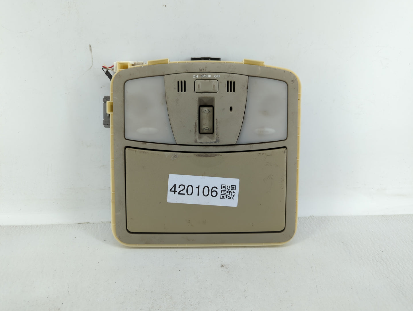 2008 Infiniti G37 Overhead Roof Console - Oemusedautoparts1.com